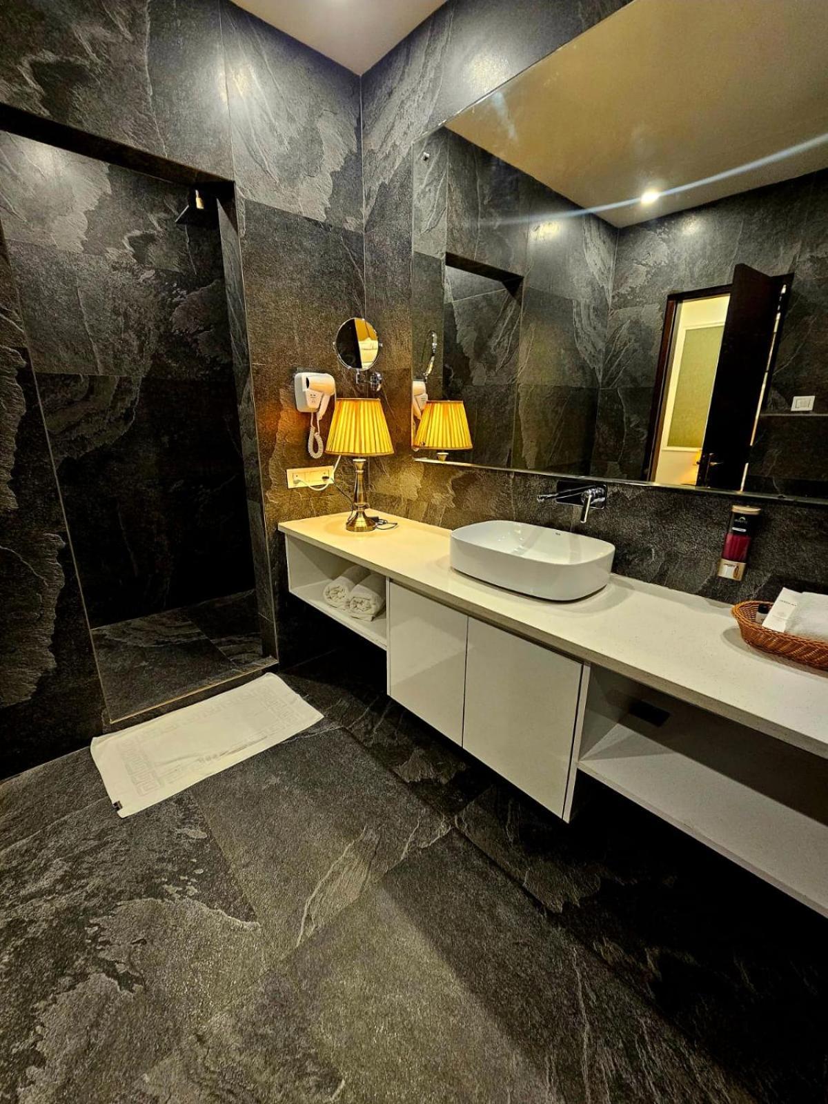 Corbett Tusker Trail Hotell Kashipur Exteriör bild