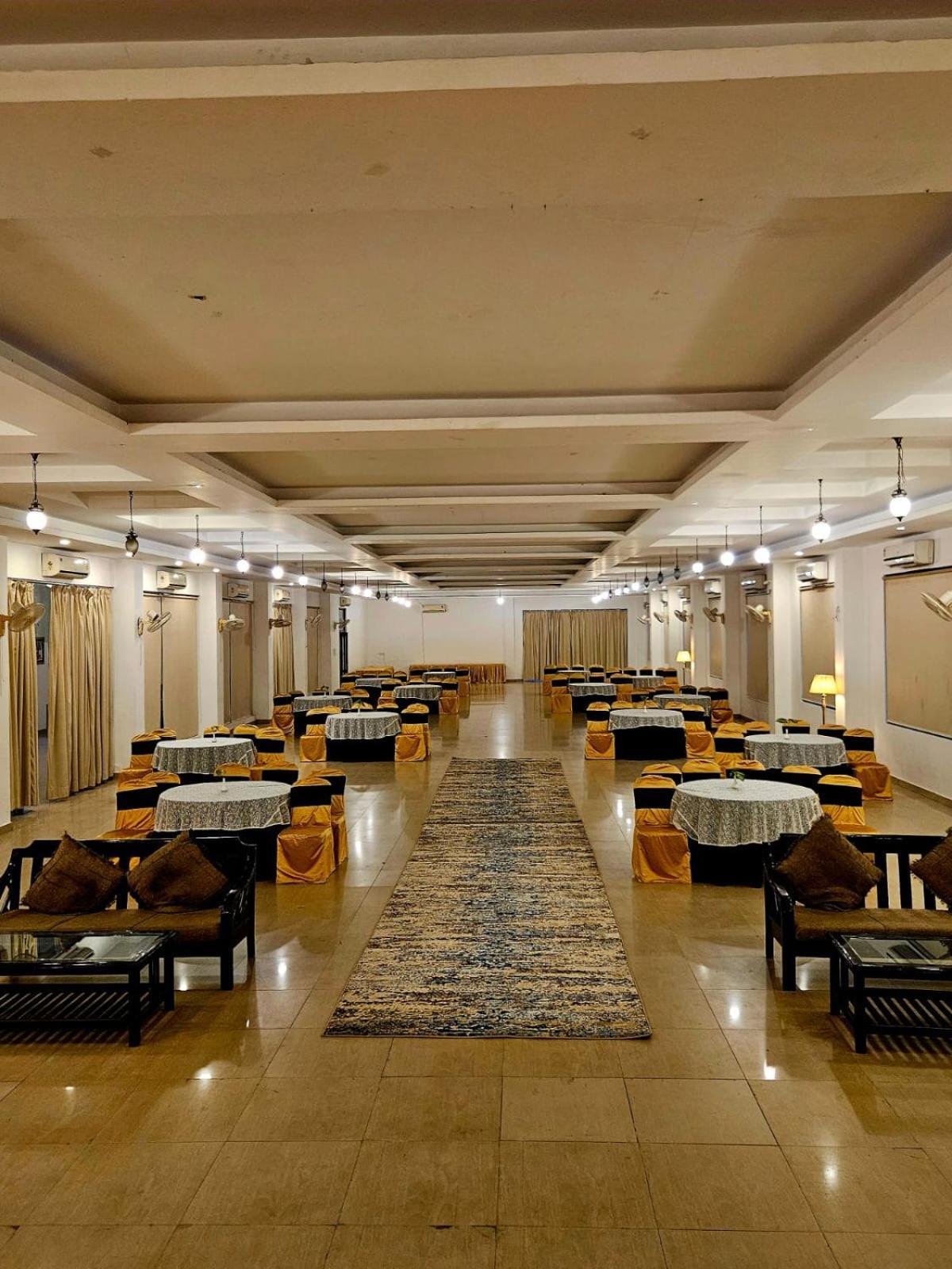 Corbett Tusker Trail Hotell Kashipur Exteriör bild